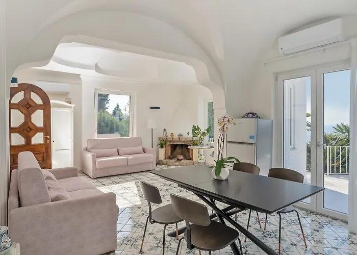 Capri Blue Luxury Le Tre Monelle 4* Ανακάπρι