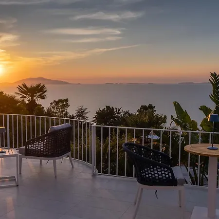 Capri Blue Luxury Le Tre Monelle بيت ضيافة 4*