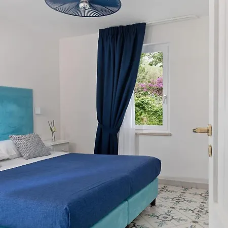 Capri Blue Luxury Le Tre Monelle *