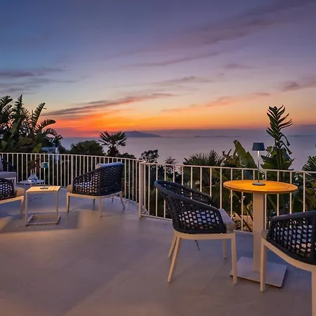 Capri Blue Luxury Le Tre Monelle *