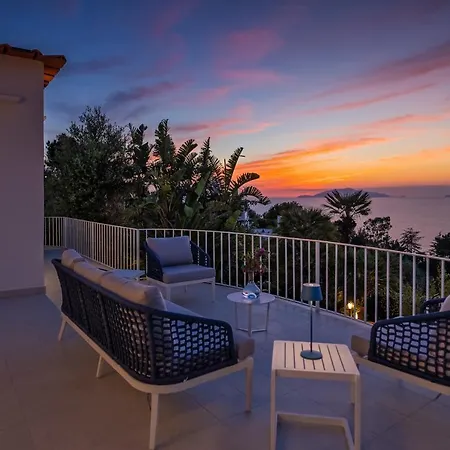 بيت ضيافة Capri Blue Luxury Le Tre Monelle 4*