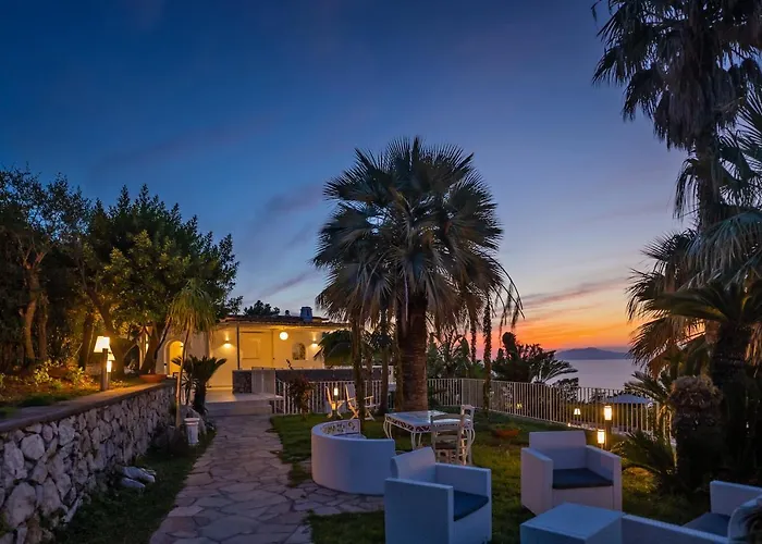 Capri Blue Luxury Le Tre Monelle Ανακάπρι